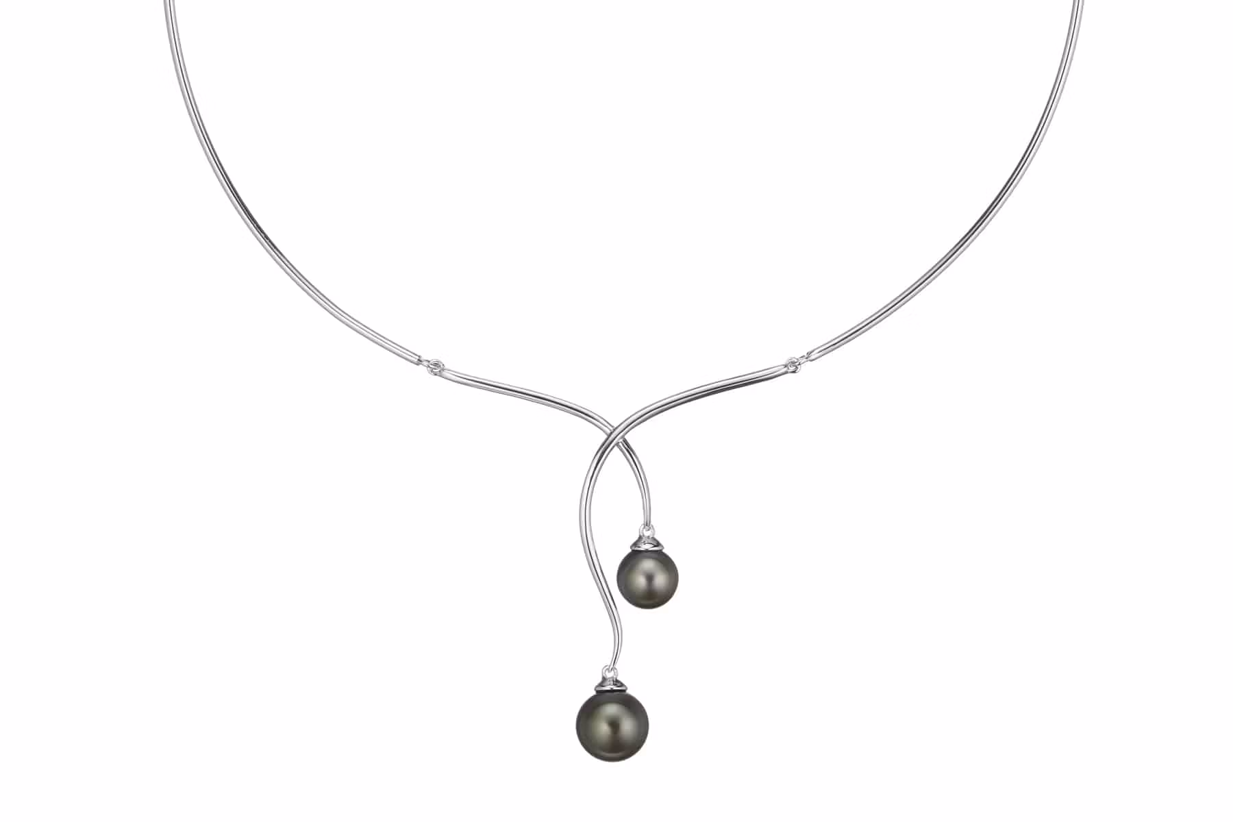 Packshot bijoux en argent 925/1000 et perles de Tahiti, collier torque