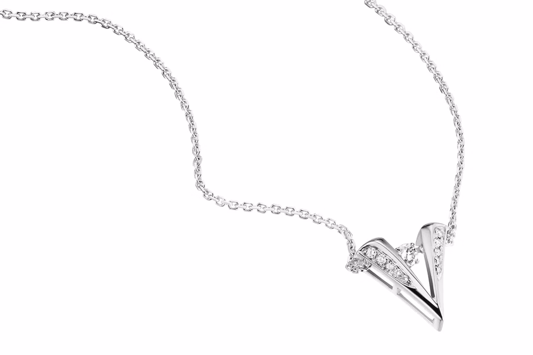 Packshot joaillerie pendentif et chaîne or blanc, diamants