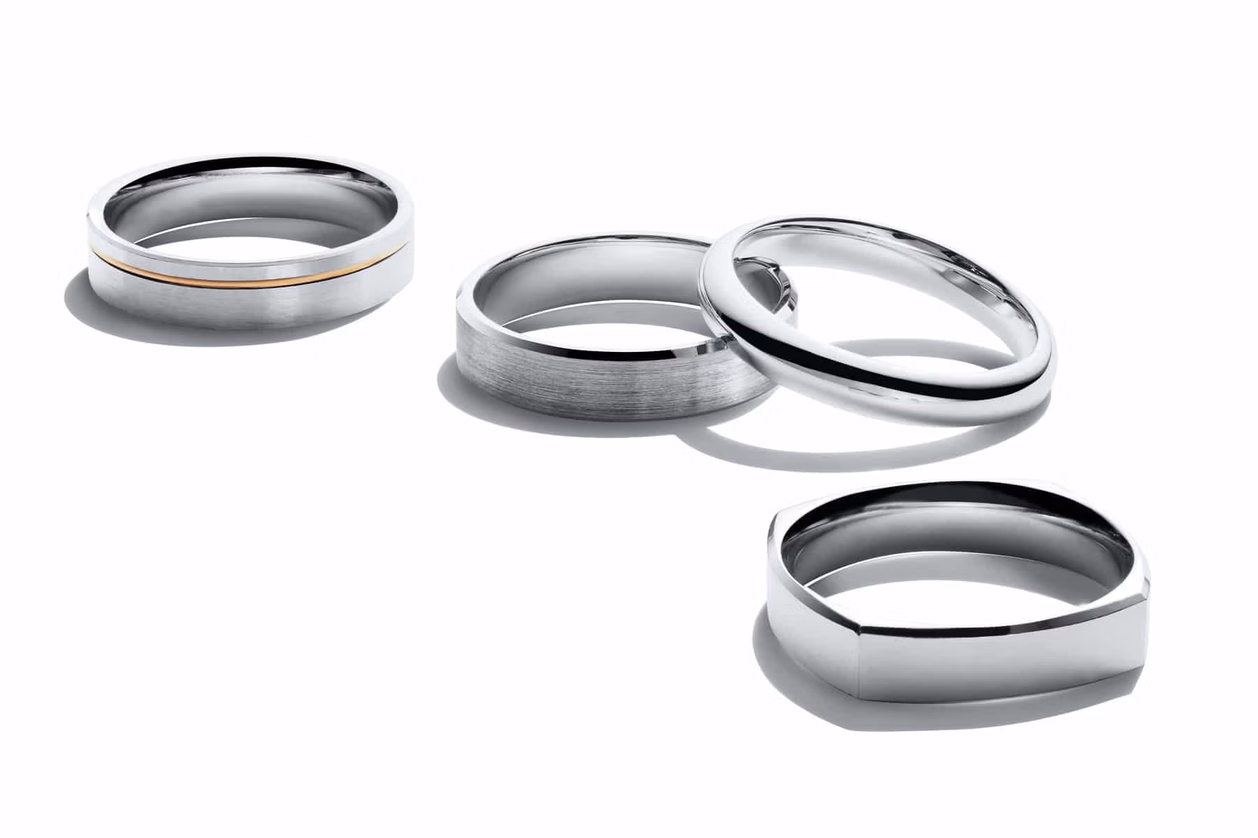 Packshot bijoux alliances et anneaux homme Or blanc