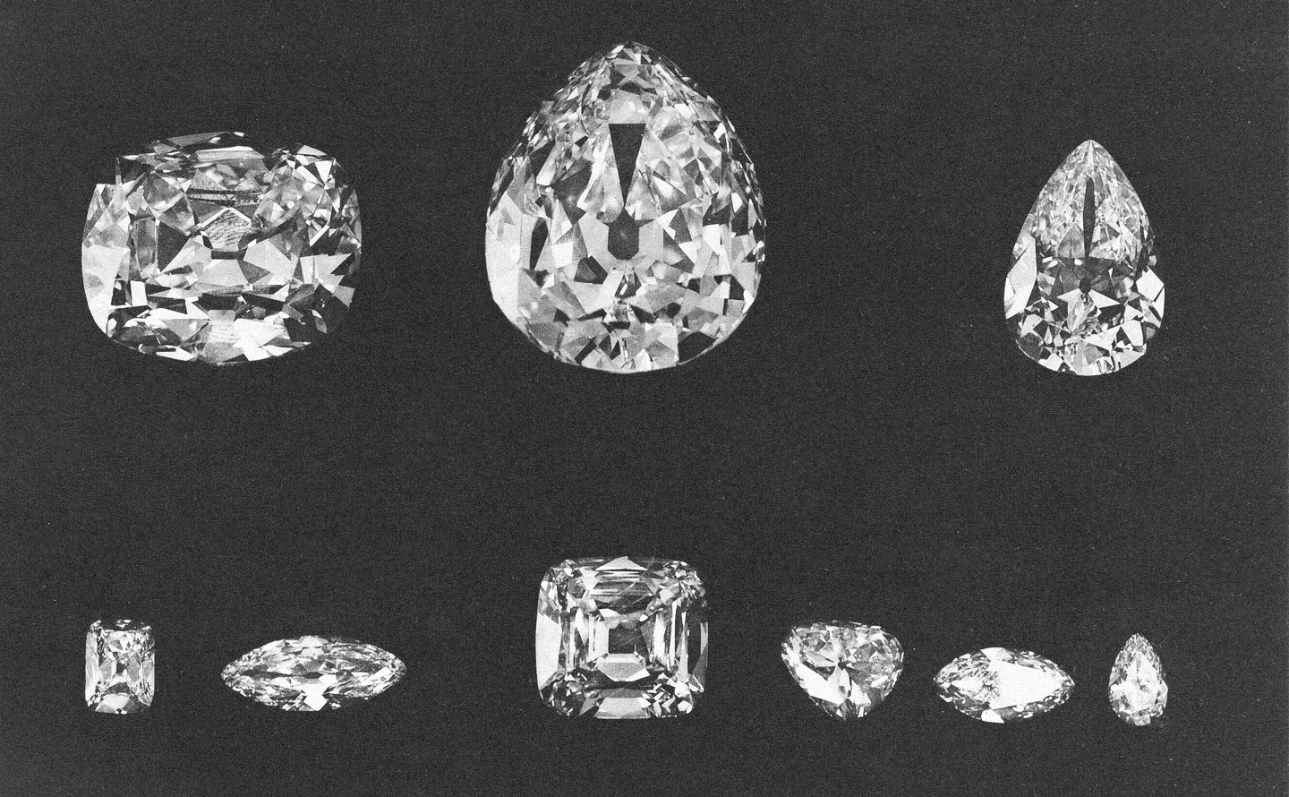 Collection de diamants présentant les principales tailles fancy : coussin, poire, émeraude, marquise, ovale et radiant sur fond noir, illustration de l'expertise lapidaire